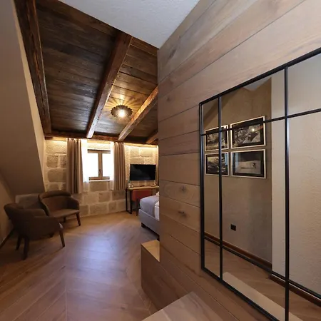 Planinarski Dom Vosac * 马卡尔斯卡