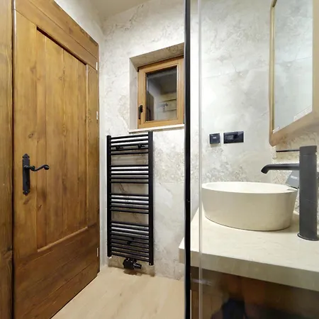 Planinarski Dom Vosac * 马卡尔斯卡