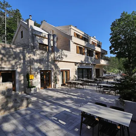 Planinarski Dom Vosac 酒店 马卡尔斯卡