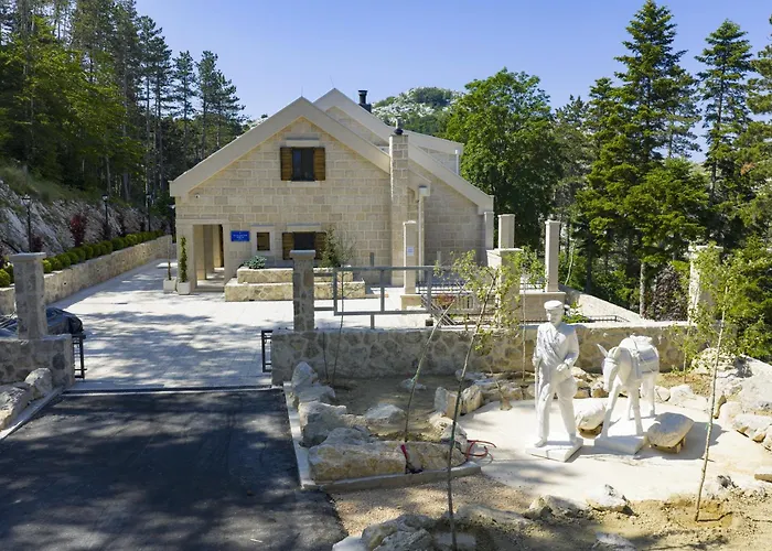 Hotel Planinarski Dom Vosac *